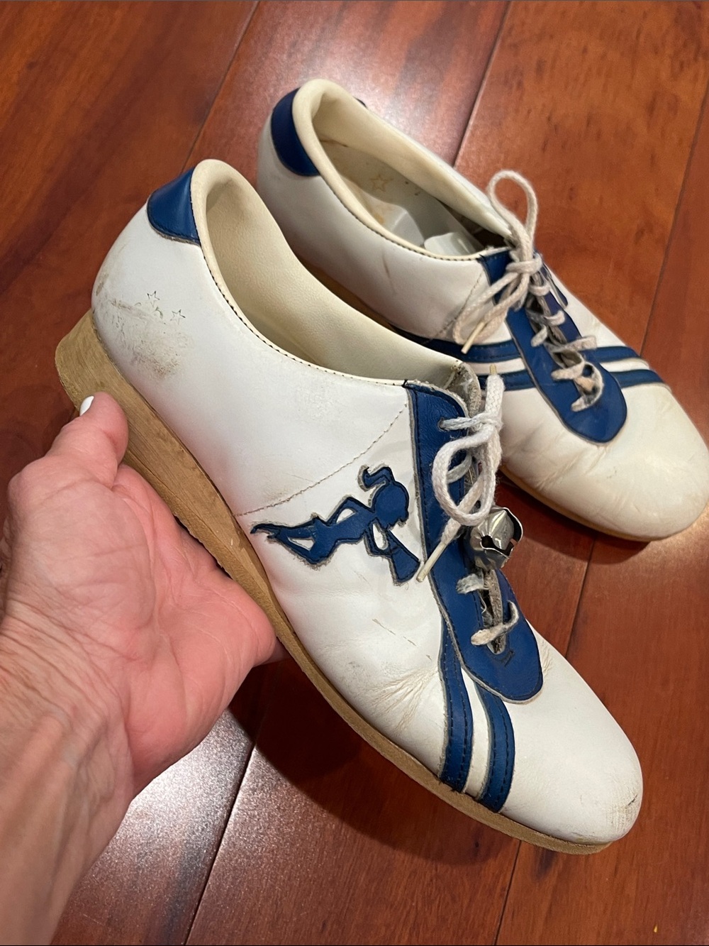 Vintage 1982 Cheerleading shoes size 7.5